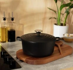 Habitat 3.3 Litre Cast Iron Casserole Dish - Black -Habitat Furni Sales 3065248 R Z002C
