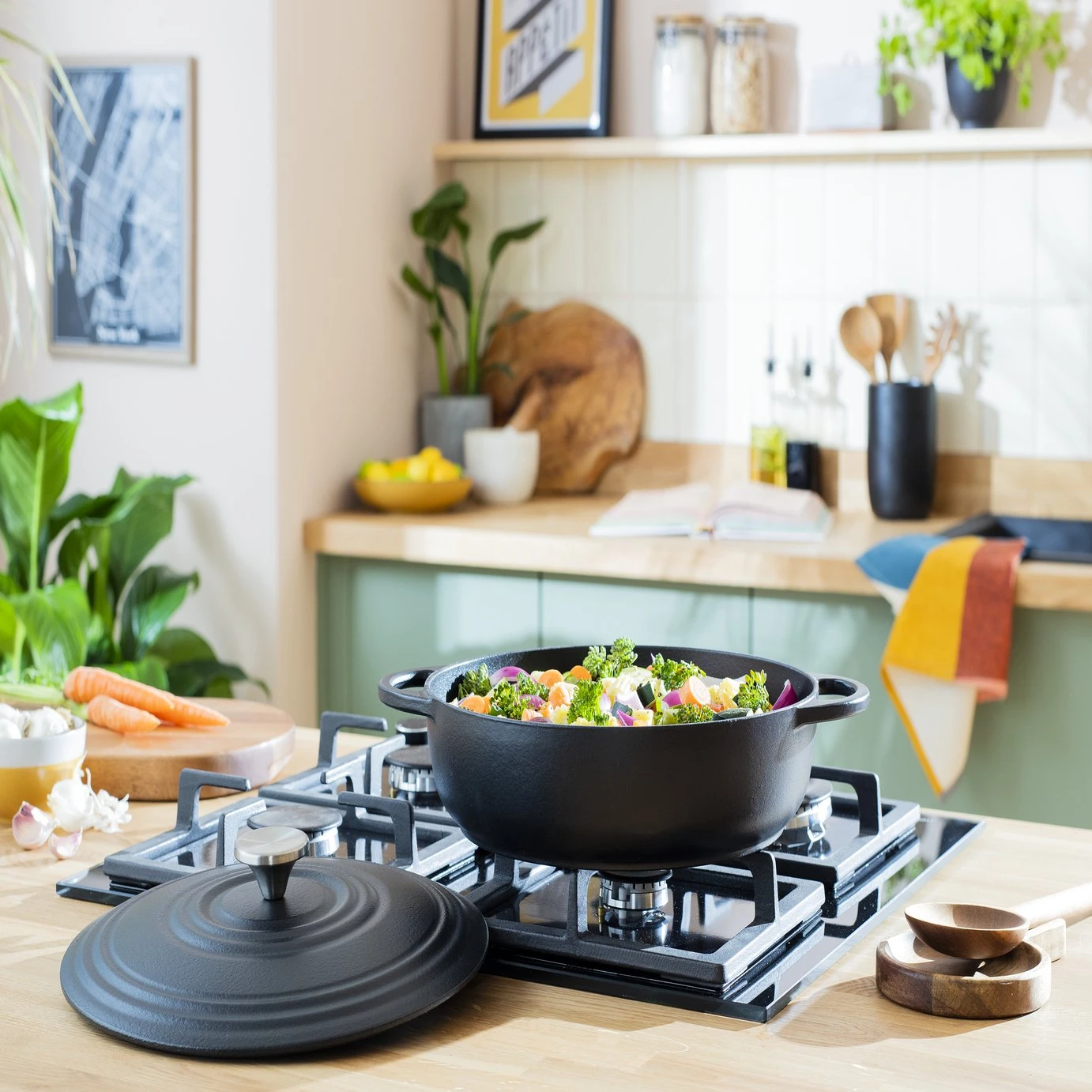 Habitat 4 Litre Shallow Cast Iron Casserole Dish - Black Habitat 4 Litre Shallow Cast Iron Casserole Dish - Black -Habitat Furni Sales 3065482 R Z001C