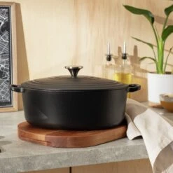 Habitat 4.7 Litre Oval Cast Iron Casserole Dish - Black -Habitat Furni Sales 3065602 R Z002C