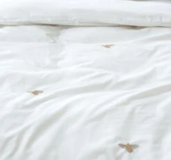 Habitat 180TC Embroidered Bee White Bedding Set - Single -Habitat Furni Sales 3347540 R Z006A
