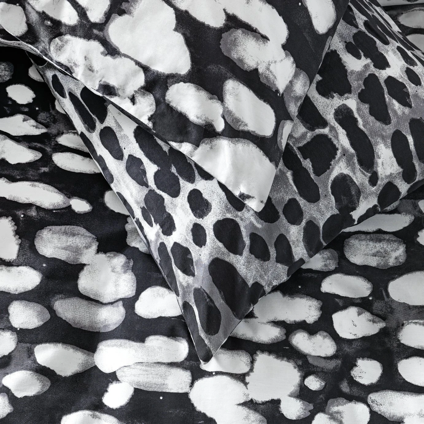 Habitat Cotton Bark Print Black & Grey Bedding Set - Double Habitat Cotton Bark Print Black & Grey Bedding Set - Double -Habitat Furni Sales 4095798 R Z002C