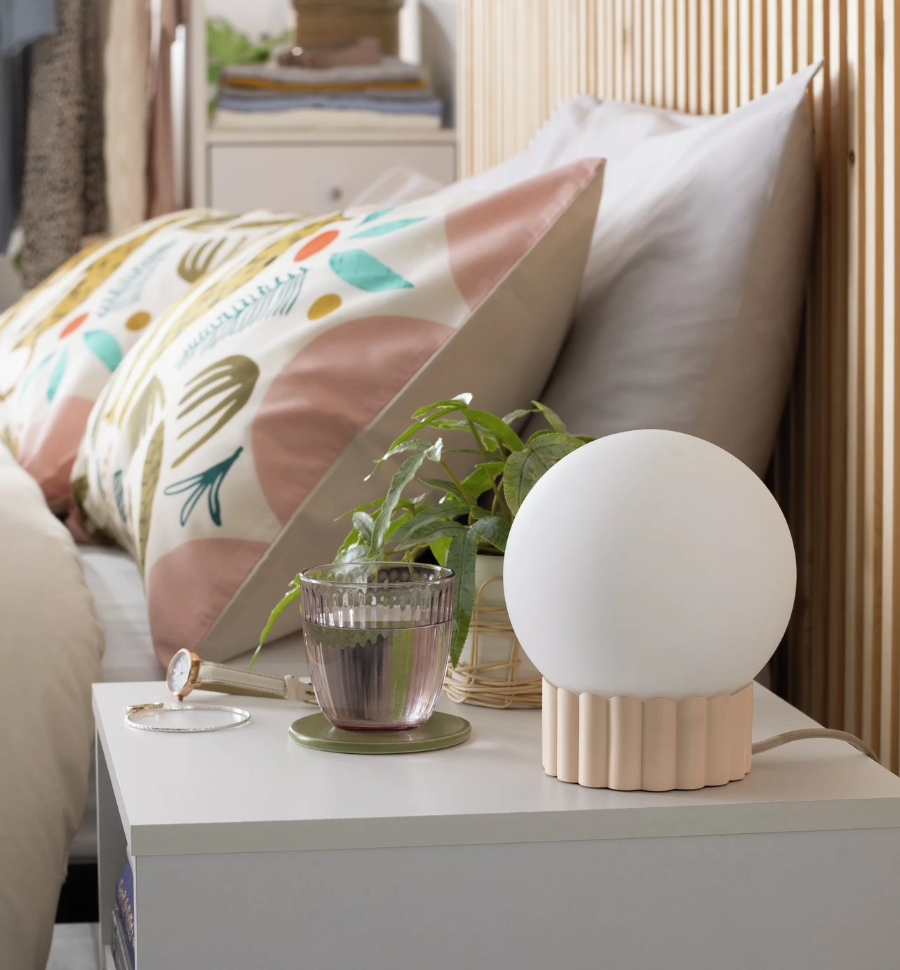 Habitat Ribbed Globe Table Lamp - White & Natural Habitat Ribbed Globe Table Lamp - White & Natural -Habitat Furni Sales 4588982 R Z001A