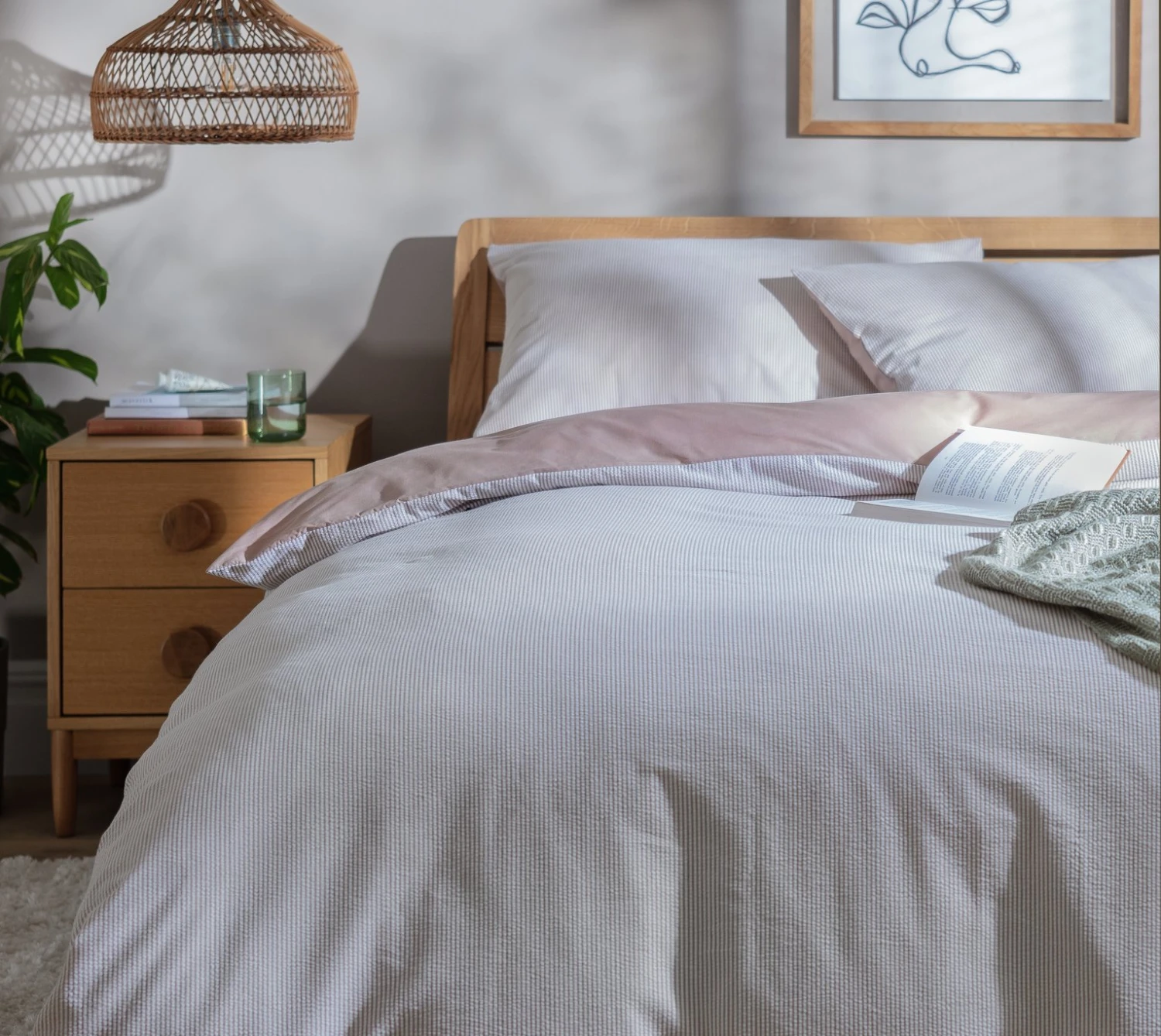 Habitat Retreat Striped Blush & White Bedding Set - Single Habitat Retreat Striped Blush & White Bedding Set - Single -Habitat Furni Sales 7697124 R Z001C