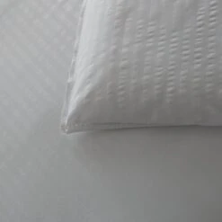 Habitat Feels Like Down 10.5 Tog Duvet - Double -Habitat Furni Sales 8143691 R Z006C