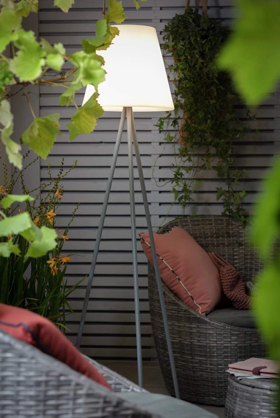 Habitat Home Warm White Outdoor Tripod USB LED Solar Lamp Habitat Home Warm White Outdoor Tripod USB LED Solar Lamp -Habitat Furni Sales 8958240 R Z001C