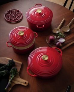 Habitat Country Manor 3.3 Litre Cast Iron Casserole Dish -Habitat Furni Sales 9377129 R Z004C