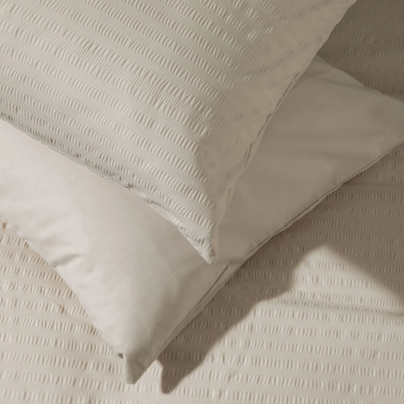 Habitat Seersucker Plain Taupe Bedding Set - Single Habitat Seersucker Plain Taupe Bedding Set - Single -Habitat Furni Sales 9519956 R Z003A