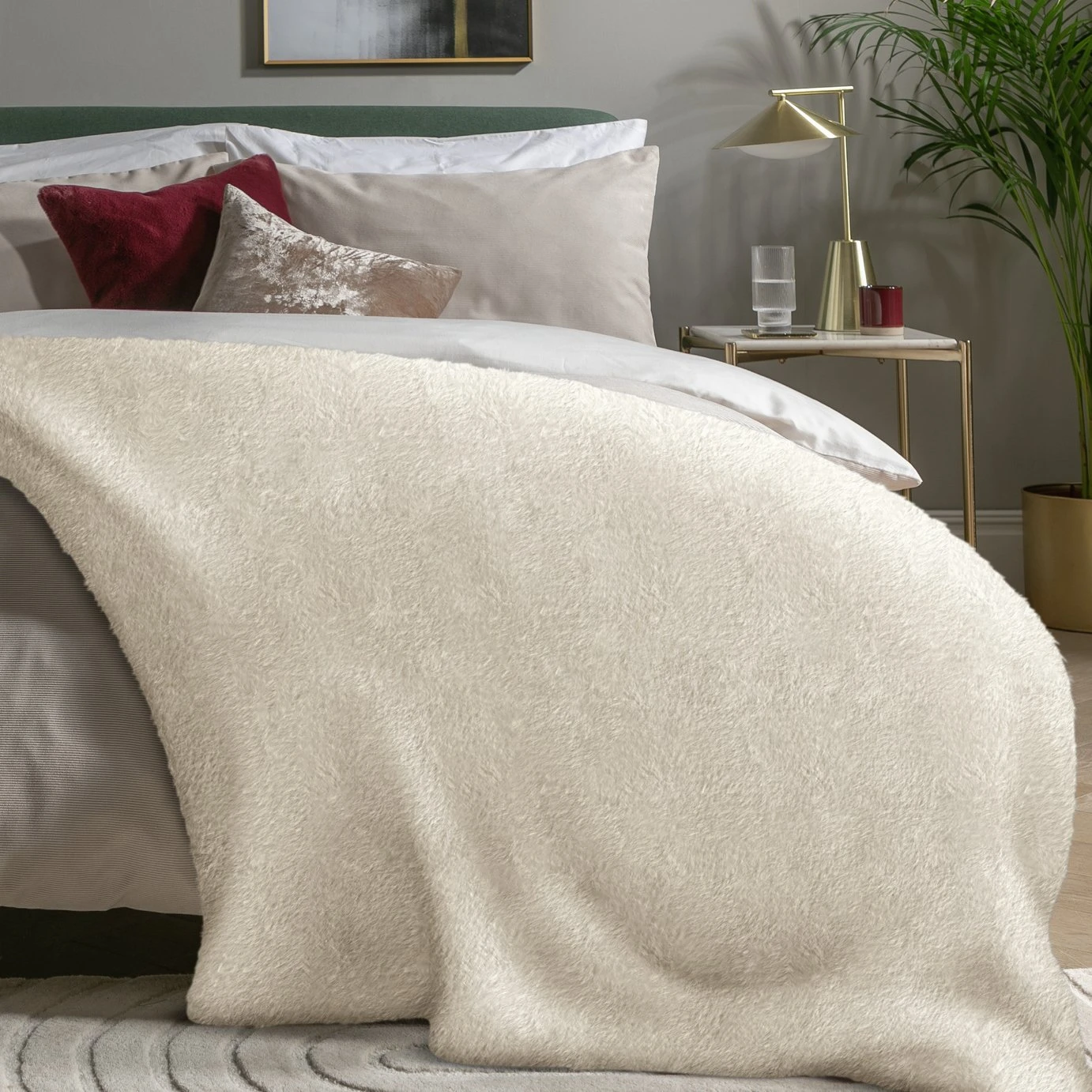 Habitat Faux Fur Plain Throw - Cream - 125x150cm Habitat Faux Fur Plain Throw - Cream - 125x150cm -Habitat Furni Sales 9520268 R Z001C