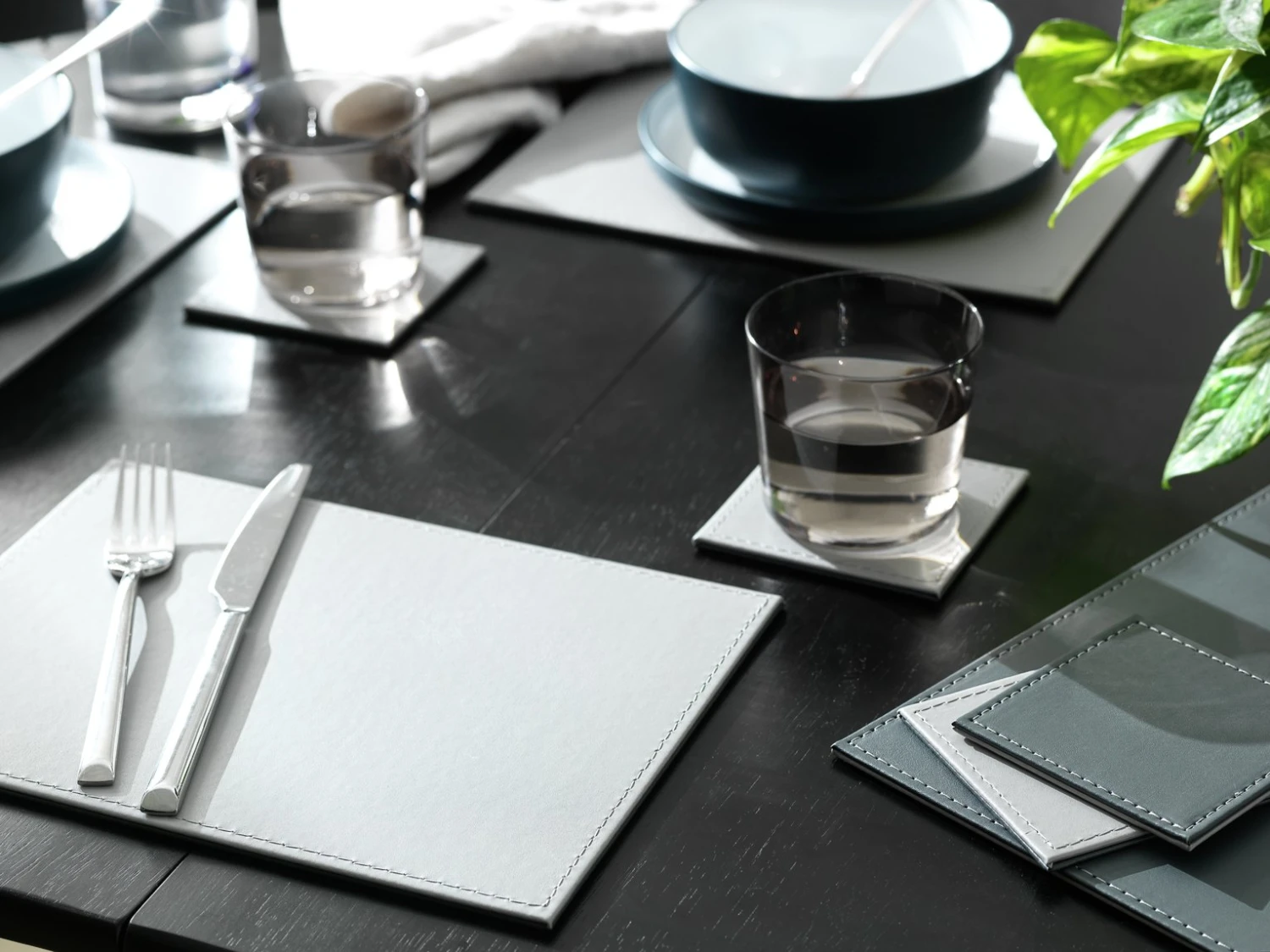 Habitat Faux Leather Set of 4 Placemats and Coasters Set Habitat Faux Leather Set Of 4 Placemats And Coasters Set -Habitat Furni Sales 9531453 R Z001C