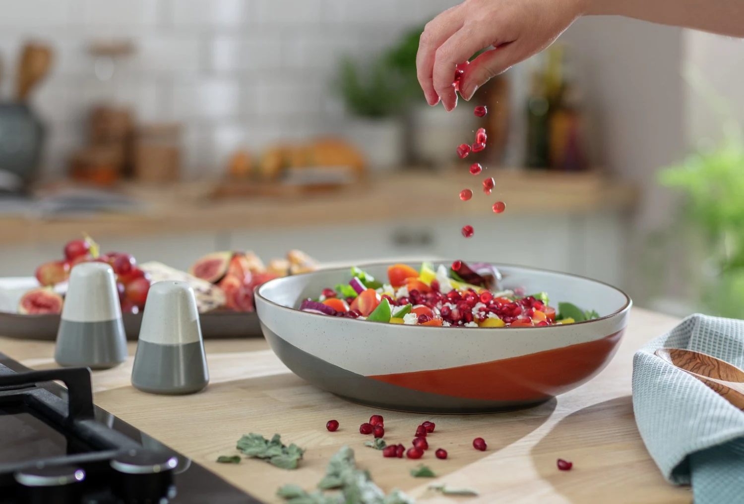 Habitat Dipped Speckle Stoneware Serve Bowl Habitat Dipped Speckle Stoneware Serve Bowl -Habitat Furni Sales 9553754 R Z001C