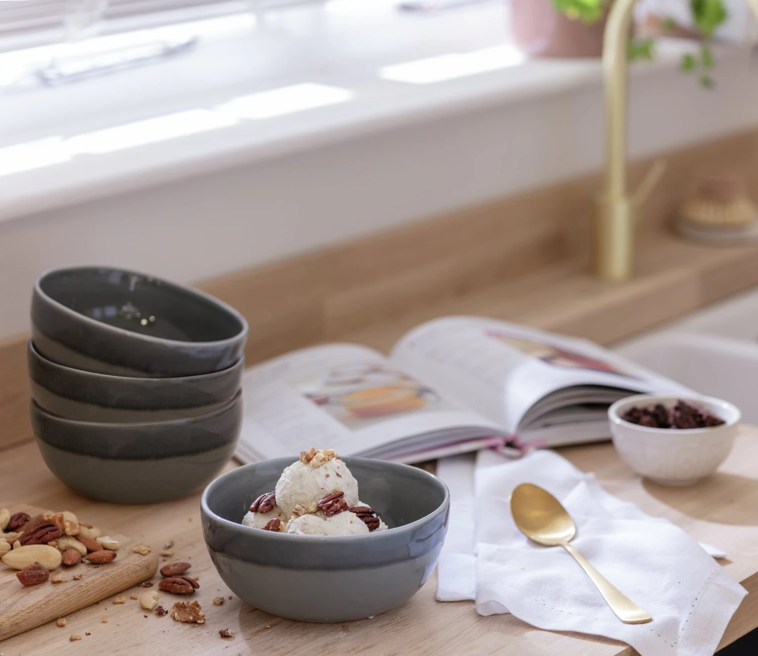 Habitat Evora 4 Piece Stoneware Cereal Bowl - Green Habitat Evora 4 Piece Stoneware Cereal Bowl - Green -Habitat Furni Sales 9578557 R Z001C