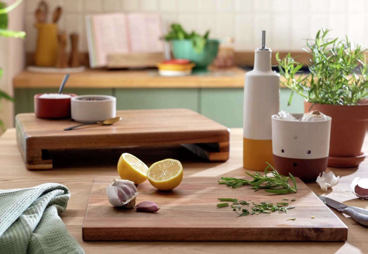 Habitat Global Sliding Wooden Chopping Board Habitat Global Sliding Wooden Chopping Board -Habitat Furni Sales 9579628 R Z001C